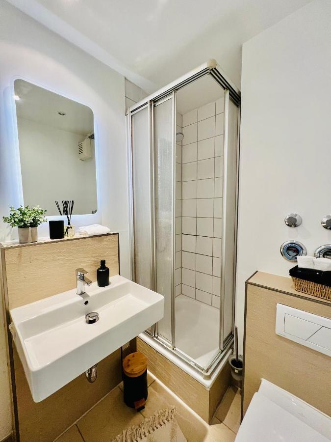 Sunset Apartment: Free Parking + Balcony + Netflix Essen Ngoại thất bức ảnh